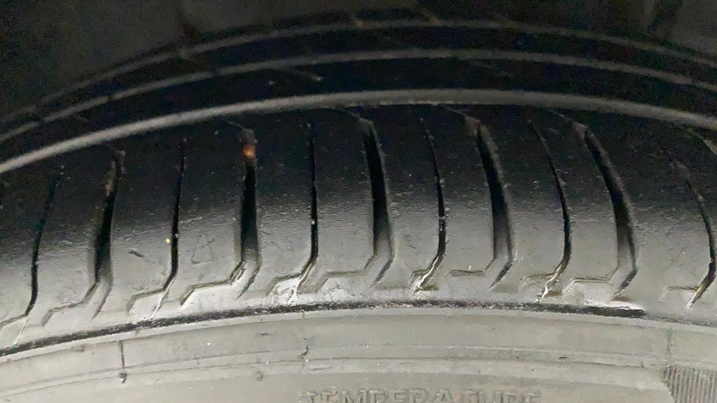 2022 Tata Tiago XZ PLUS CNG, CNG, Manual, 31,355 km, Right Front Tyre Tread