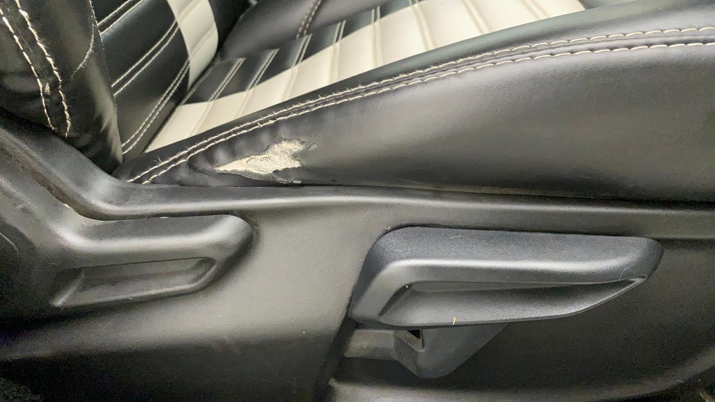 2022 Tata Tiago XZ PLUS CNG, CNG, Manual, 31,355 km, Driver Side Adjustment Panel