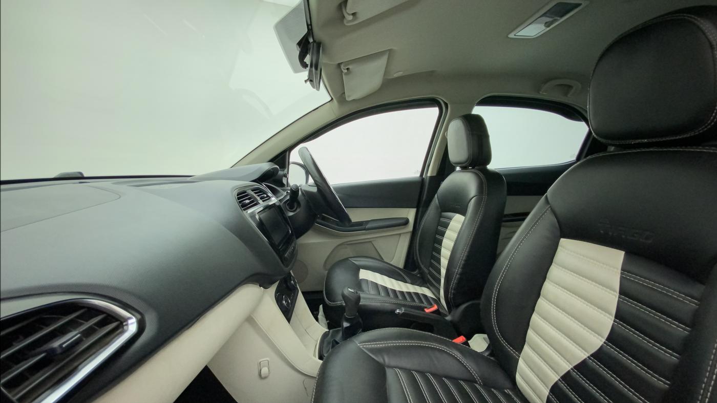 2022 Tata Tiago XZ PLUS CNG, CNG, Manual, 31,355 km, Right Side Front Door Cabin