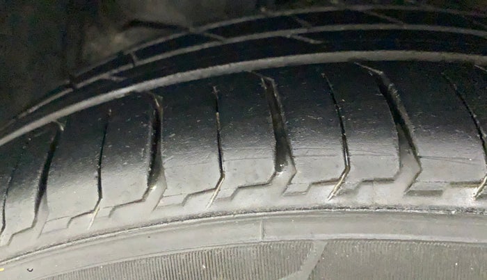 2022 Tata Tiago XZ PLUS CNG, CNG, Manual, 31,142 km, Left Front Tyre Tread