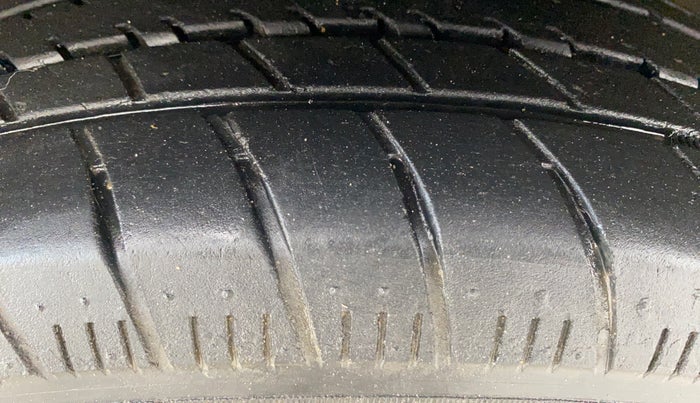 2020 Maruti Celerio ZXI, Petrol, Manual, 32,792 km, Left Front Tyre Tread