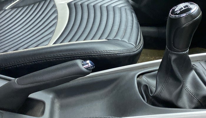 2018 Maruti Baleno DELTA 1.2 K12, Petrol, Manual, 27,047 km, Gear Lever