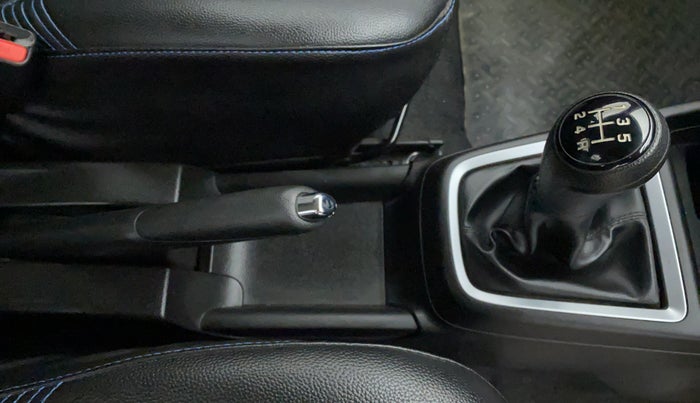 2019 Maruti Swift VXI D, Petrol, Manual, 17,040 km, Gear Lever