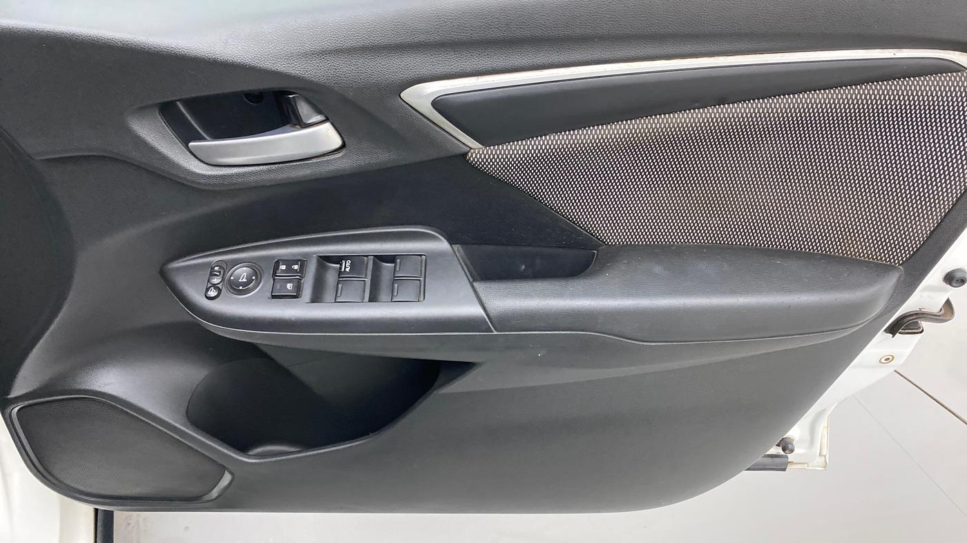 2018 Honda WR-V 1.5L I-DTEC VX MT, Diesel, Manual, 96,615 km, Driver Side Door Panels Control