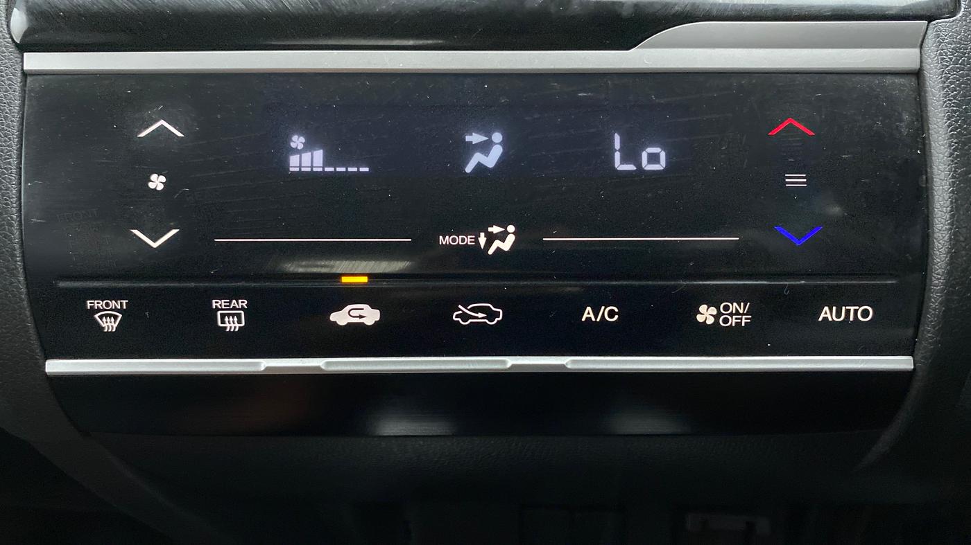 2018 Honda WR-V 1.5L I-DTEC VX MT, Diesel, Manual, 96,615 km, Automatic Climate Control