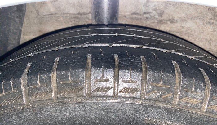 2014 Hyundai Xcent S 1.2, Petrol, Manual, 57,040 km, Right Rear Tyre Tread