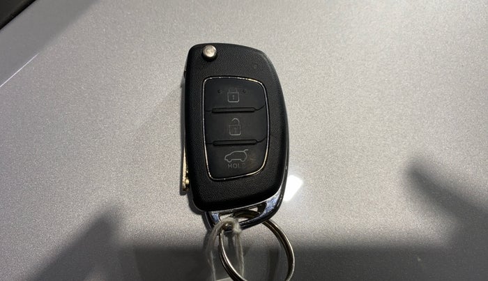 2014 Hyundai Xcent S 1.2, Petrol, Manual, 57,040 km, Key Close Up