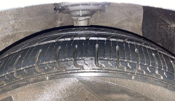 2014 Hyundai Xcent S 1.2, Petrol, Manual, 57,040 km, Right Front Tyre Tread