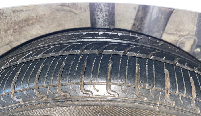 2014 Hyundai Xcent S 1.2, Petrol, Manual, 57,040 km, Left Rear Tyre Tread