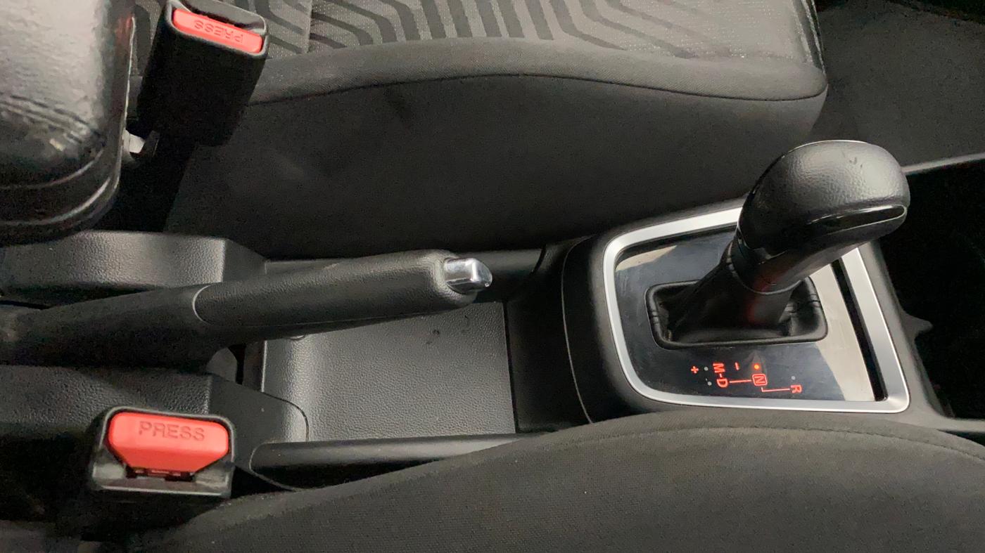 2018 Maruti Swift ZXI AMT, Petrol, Automatic, 60,366 km, Gear Lever