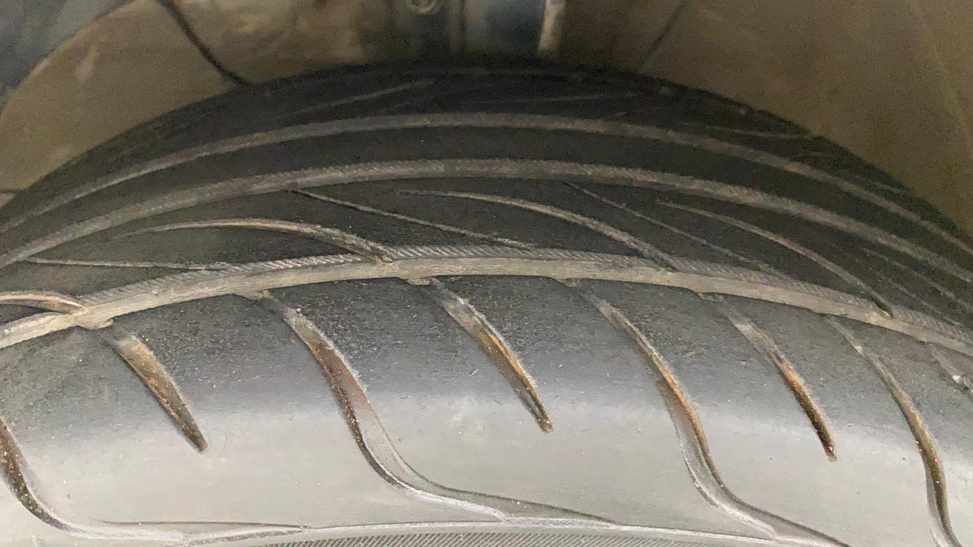 2018 Maruti Swift ZXI AMT, Petrol, Automatic, 60,366 km, Left Front Tyre Tread