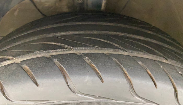 2018 Maruti Swift ZXI AMT, Petrol, Automatic, 60,366 km, Left Front Tyre Tread