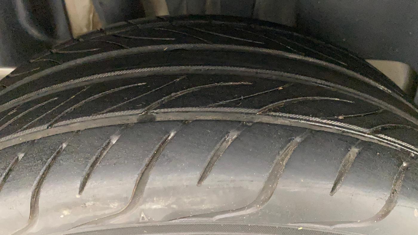 2018 Maruti Swift ZXI AMT, Petrol, Automatic, 60,366 km, Right Rear Tyre Tread