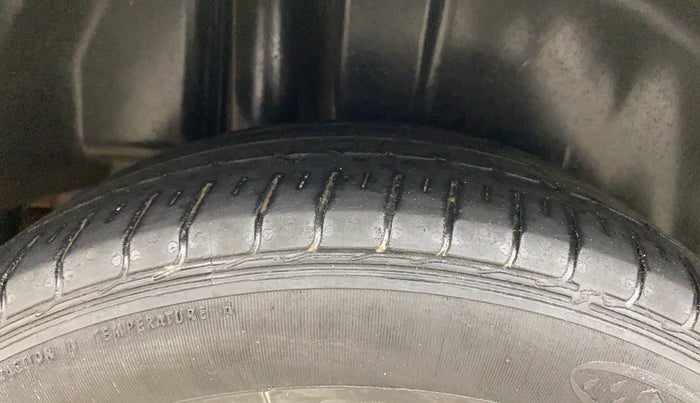 2022 Maruti Ciaz ZETA 1.5 SHVS MT PETROL, Petrol, Manual, 54,985 km, Right Rear Tyre Tread