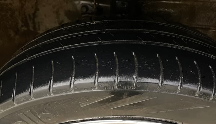 2017 Maruti Wagon R 1.0 VXI, Petrol, Manual, 93,278 km, Right Front Tyre Tread