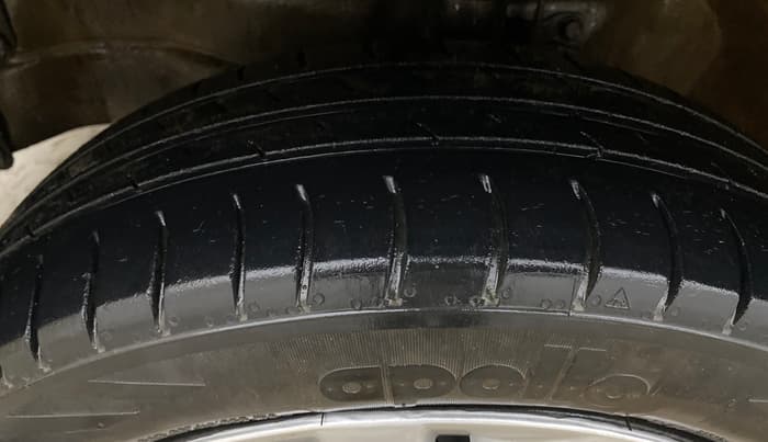 2017 Maruti Wagon R 1.0 VXI, Petrol, Manual, 93,278 km, Left Front Tyre Tread