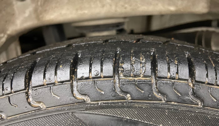 2016 Maruti Alto 800 VXI O, Petrol, Manual, 22,974 km, Left Rear Tyre Tread