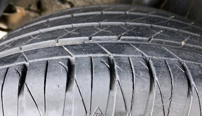 2020 KIA SONET GTX PLUS DCT 1.0, Petrol, Automatic, 28,171 km, Right Rear Tyre Tread