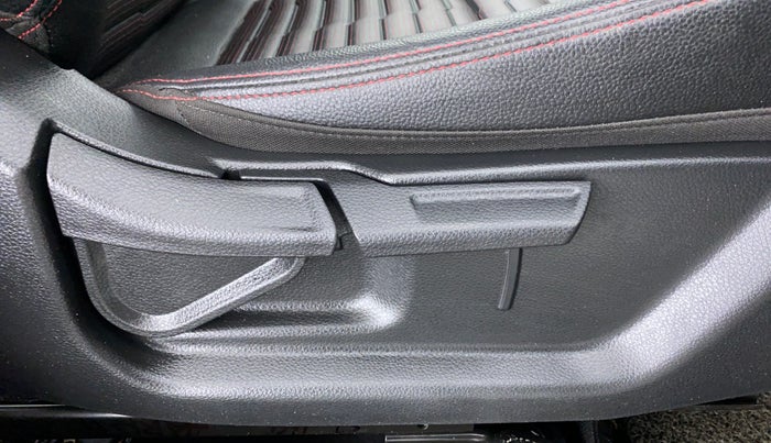 2020 KIA SONET GTX PLUS DCT 1.0, Petrol, Automatic, 28,171 km, Driver Side Adjustment Panel