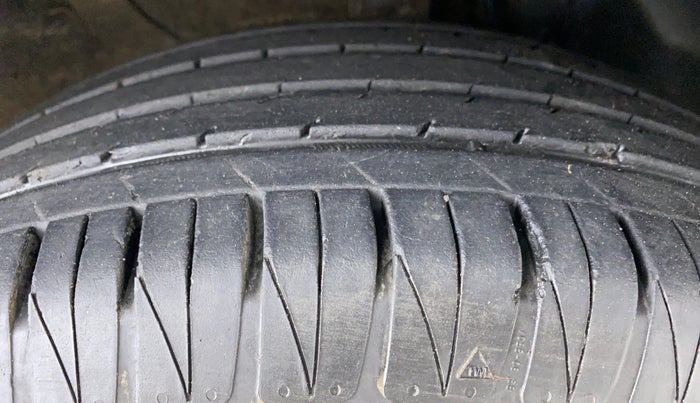 2020 KIA SONET GTX PLUS DCT 1.0, Petrol, Automatic, 28,171 km, Right Front Tyre Tread