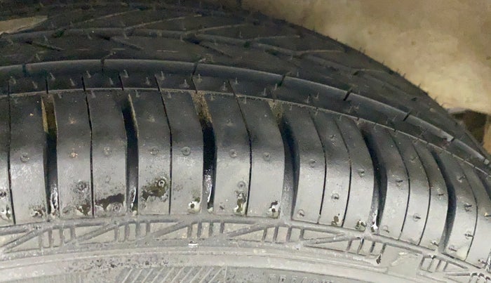 2021 Hyundai AURA S 1.2 CNG, CNG, Manual, 43,011 km, Right Rear Tyre Tread