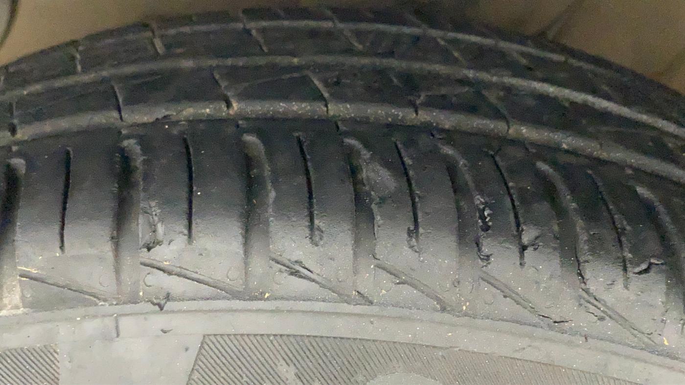 2021 Hyundai AURA S 1.2 CNG, CNG, Manual, 43,011 km, Left Front Tyre Tread