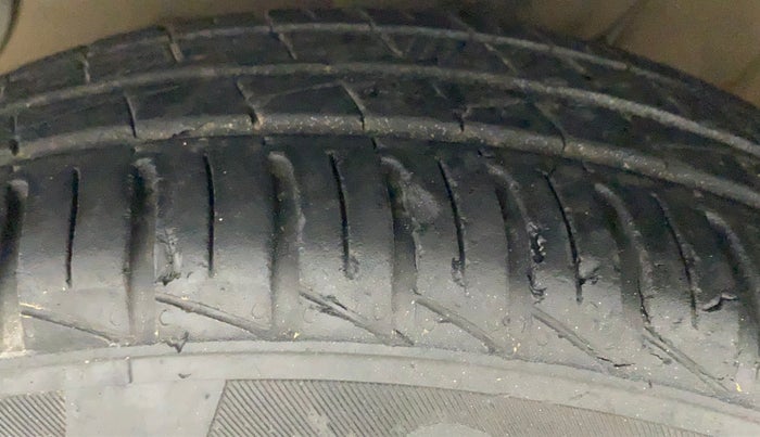 2021 Hyundai AURA S 1.2 CNG, CNG, Manual, 43,011 km, Left Front Tyre Tread