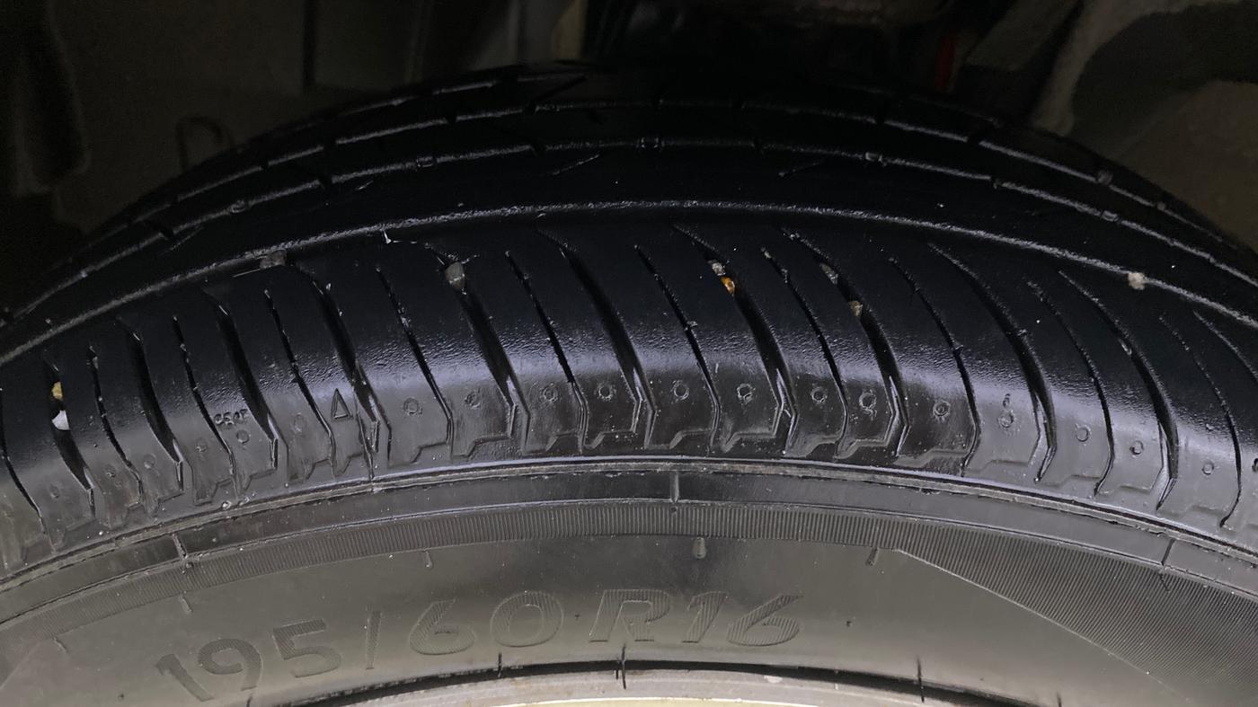 2025 Nissan MAGNITE Visia EZ-Shift, Petrol, Automatic, 3,794 km, Left Front Tyre Tread