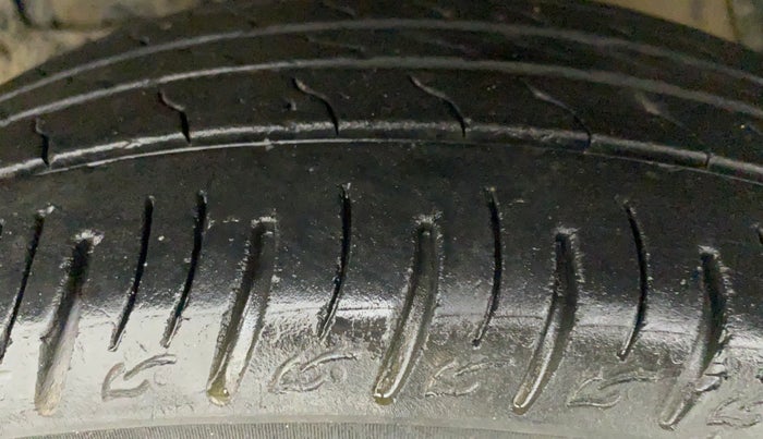 2021 Maruti Vitara Brezza LXI, Petrol, Manual, 57,999 km, Left Front Tyre Tread