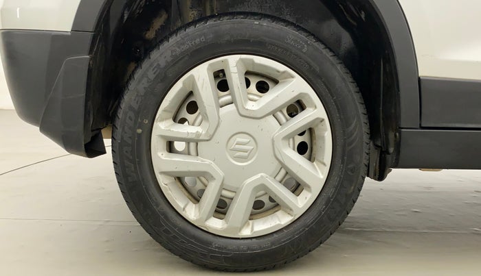 2021 Maruti Vitara Brezza LXI, Petrol, Manual, 57,999 km, Right Rear Wheel