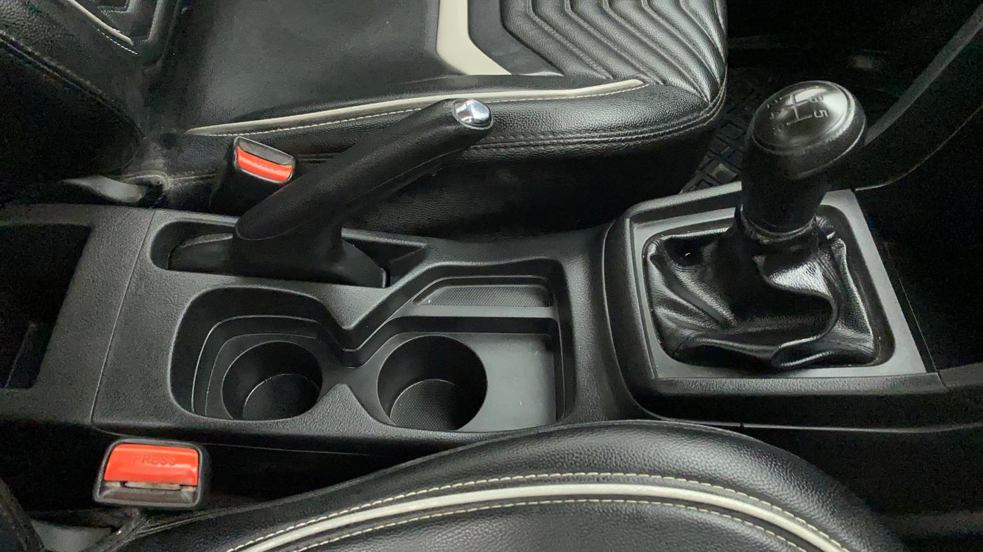 2021 Maruti Vitara Brezza LXI, Petrol, Manual, 57,999 km, Gear Lever