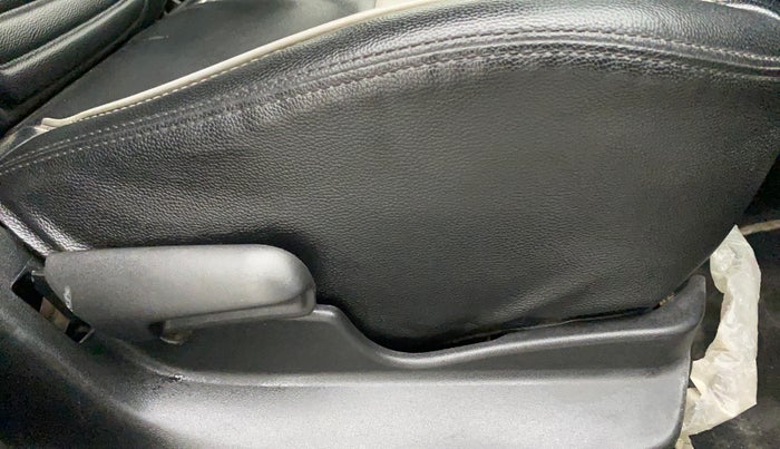 2021 Maruti Vitara Brezza LXI, Petrol, Manual, 57,999 km, Driver Side Adjustment Panel