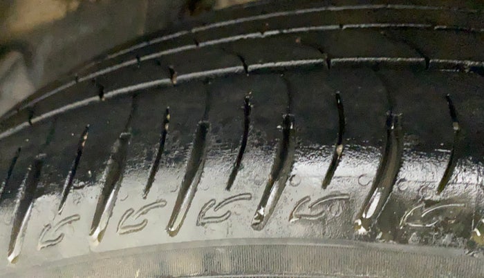 2021 Maruti Vitara Brezza LXI, Petrol, Manual, 57,999 km, Right Rear Tyre Tread