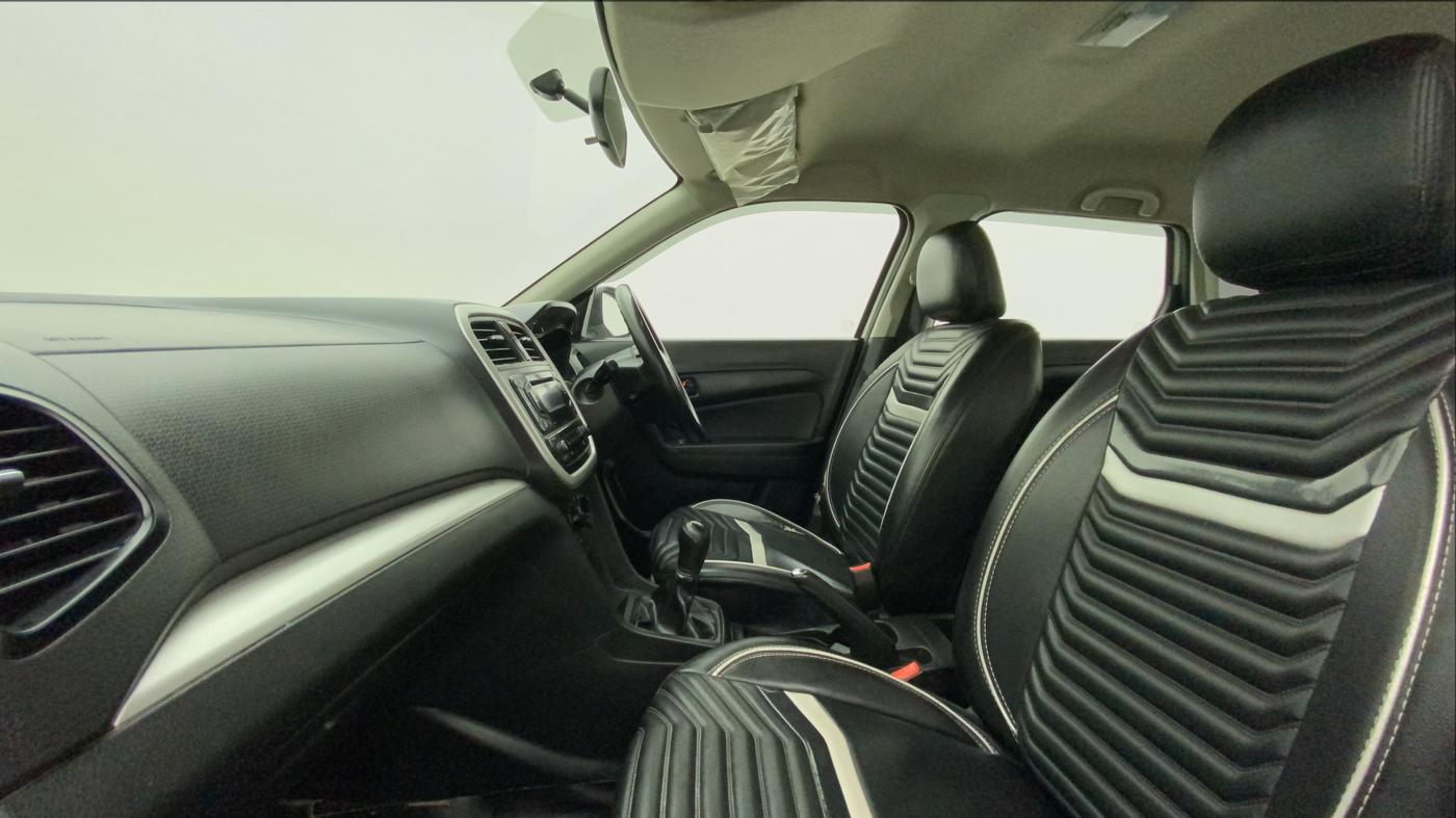 2021 Maruti Vitara Brezza LXI, Petrol, Manual, 57,999 km, Right Side Front Door Cabin