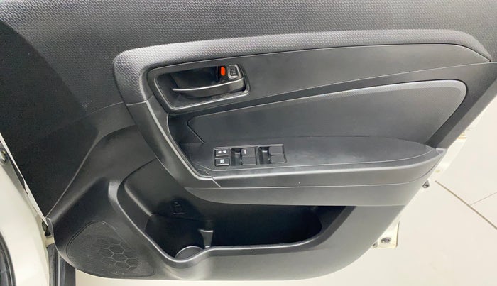2021 Maruti Vitara Brezza LXI, Petrol, Manual, 57,999 km, Driver Side Door Panels Control