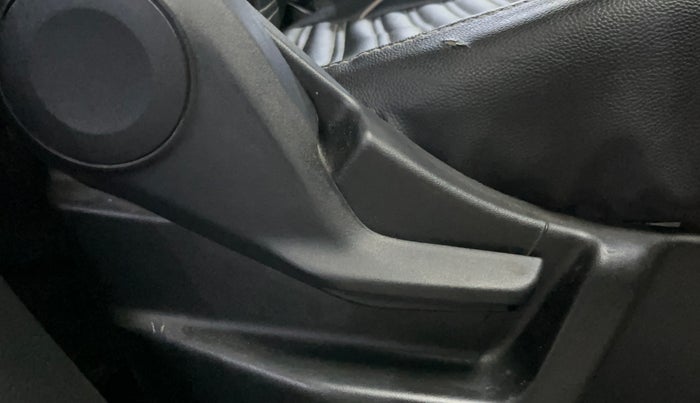 2021 Maruti New Wagon-R LXI CNG (O) 1.0, CNG, Manual, 72,670 km, Driver Side Adjustment Panel