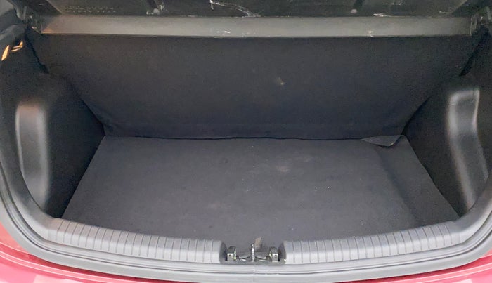 2015 Hyundai Grand i10 ASTA AT 1.2 KAPPA VTVT, Petrol, Automatic, 13,633 km, Boot Inside