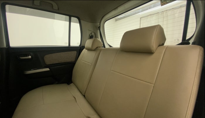 2013 Maruti Wagon R 1.0 VXI, Petrol, Manual, 44,509 km, Right Side Rear Door Cabin