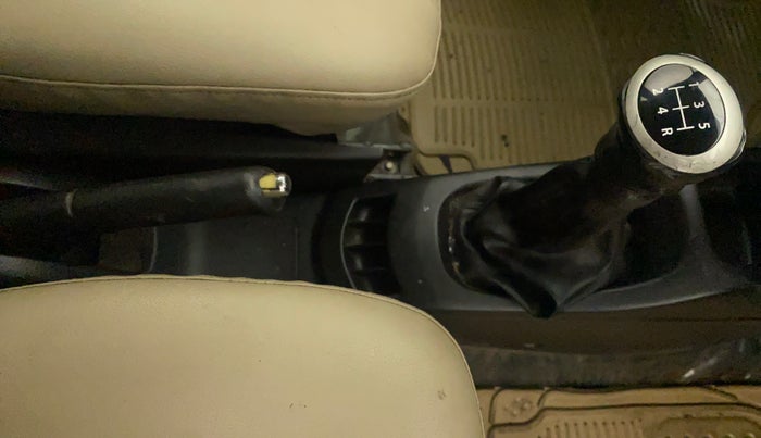 2013 Maruti Wagon R 1.0 VXI, Petrol, Manual, 44,509 km, Gear Lever