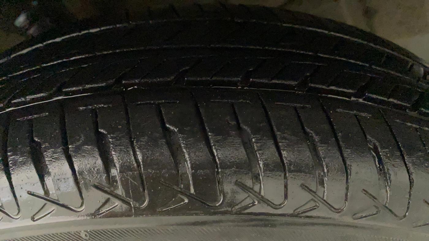 2013 Maruti Wagon R 1.0 VXI, Petrol, Manual, 44,509 km, Left Rear Tyre Tread