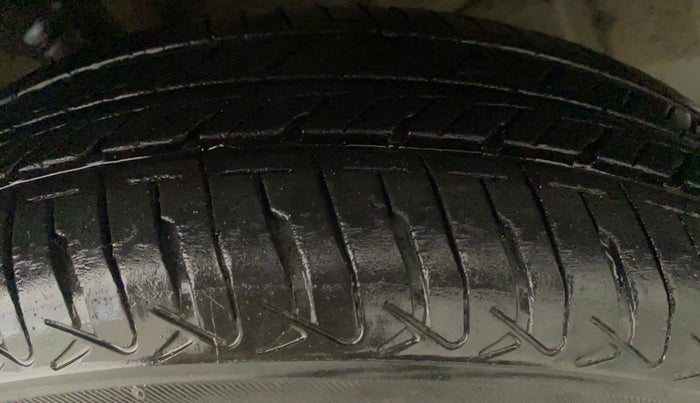 2013 Maruti Wagon R 1.0 VXI, Petrol, Manual, 44,509 km, Left Rear Tyre Tread