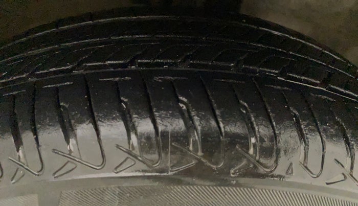 2013 Maruti Wagon R 1.0 VXI, Petrol, Manual, 44,509 km, Right Rear Tyre Tread
