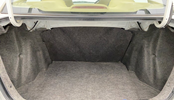 2013 Honda Amaze 1.2 SMT I VTEC, Petrol, Manual, 38,699 km, Boot Inside View