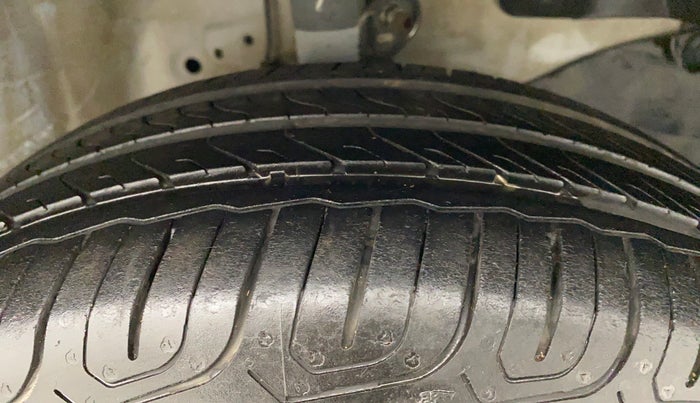 2013 Honda Amaze 1.2 SMT I VTEC, Petrol, Manual, 38,699 km, Right Front Tyre Tread