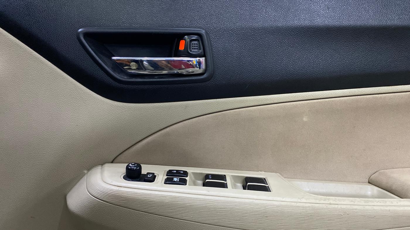 2022 Maruti Dzire VXI, Petrol, Manual, 29,111 km, Driver Side Door Panels Control