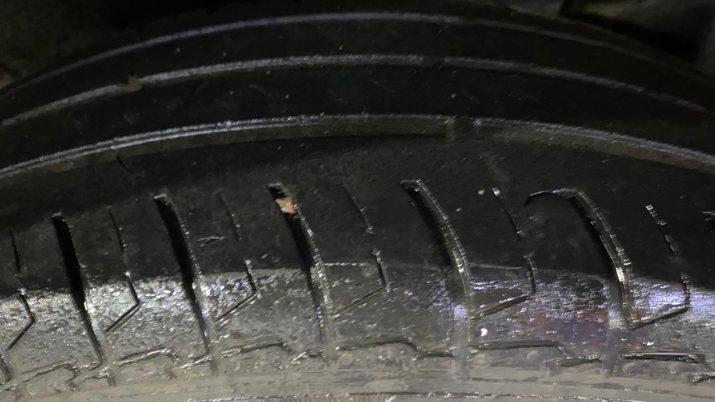 2022 Maruti Dzire VXI, Petrol, Manual, 29,111 km, Left Rear Tyre Tread