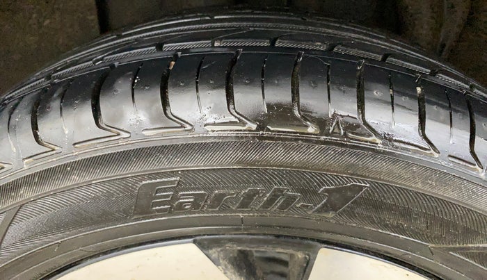 2022 Nissan MAGNITE XV AMT, Petrol, Automatic, 69,158 km, Right Rear Tyre Tread