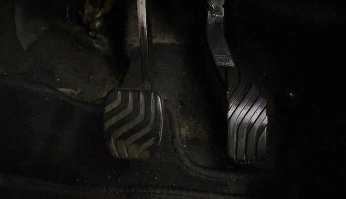 2022 Nissan MAGNITE XV AMT, Petrol, Automatic, 69,158 km, Pedals