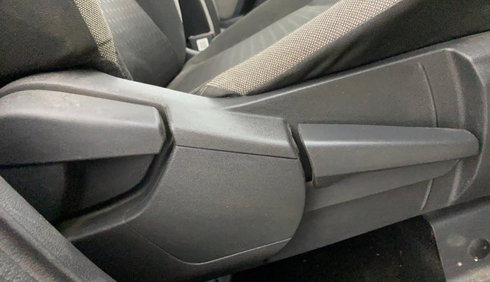 2022 Nissan MAGNITE XV AMT, Petrol, Automatic, 69,158 km, Driver Side Adjustment Panel