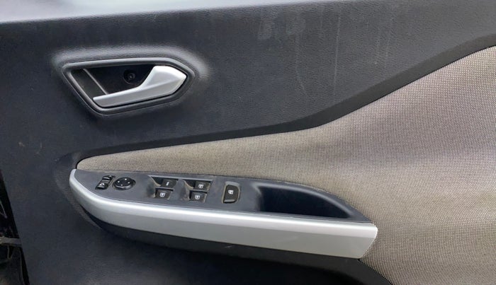 2022 Nissan MAGNITE XV AMT, Petrol, Automatic, 69,158 km, Driver Side Door Panels Control